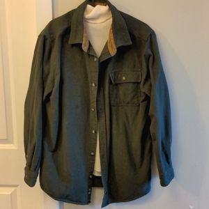 Men's Legendary Whitetails cotton shirt in dark green